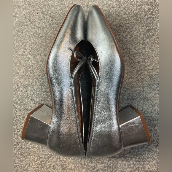 Vince Camuto Charley Silver Metallic Nappa Mary Jane with Bow - Size 8 (NIB) - Picture 9 of 14